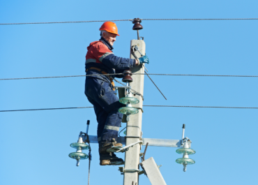 What Do Public Utilities Jobs Pay?